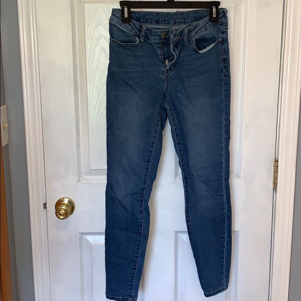 a.n.a. Jeans